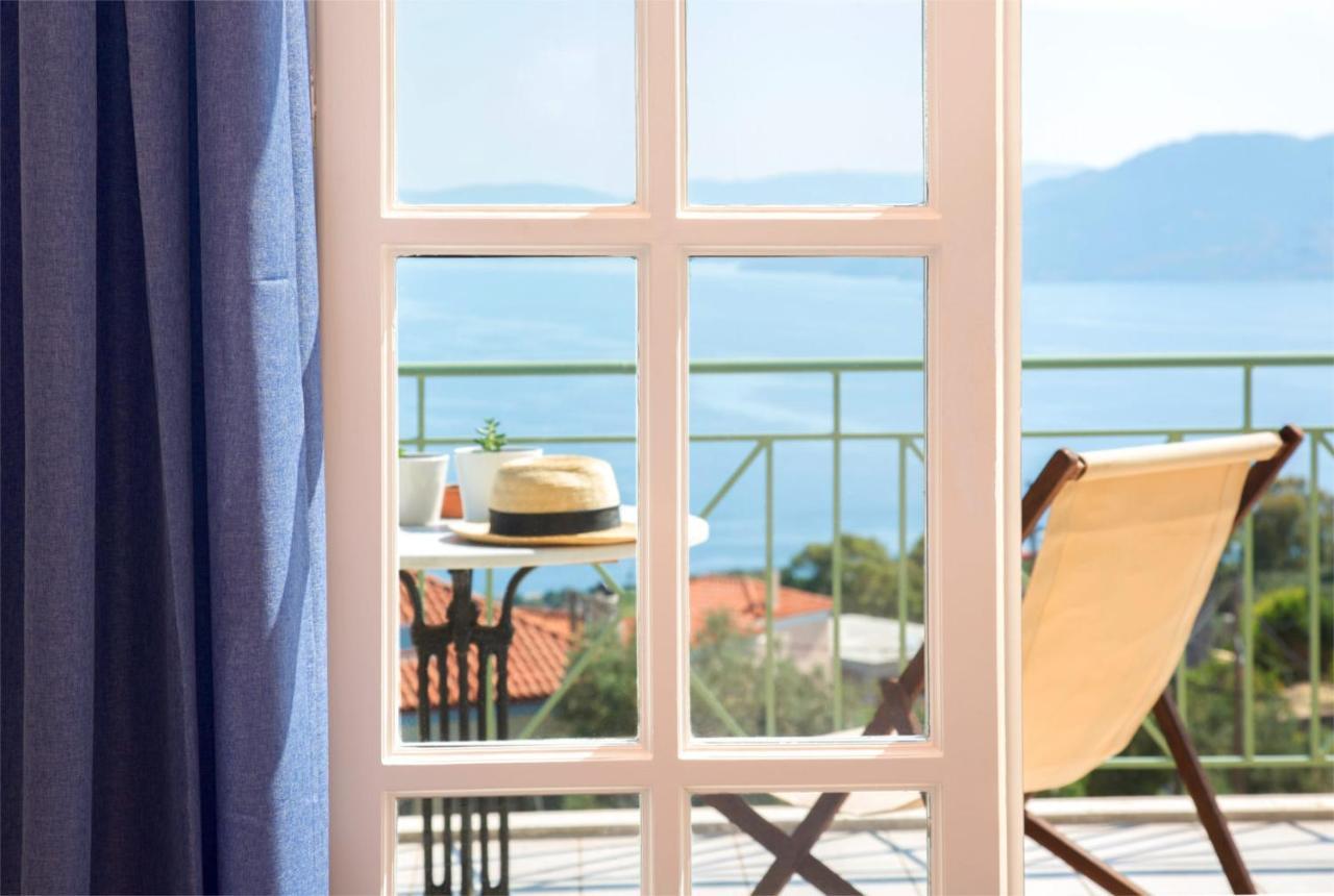 Villa Aegina Colors