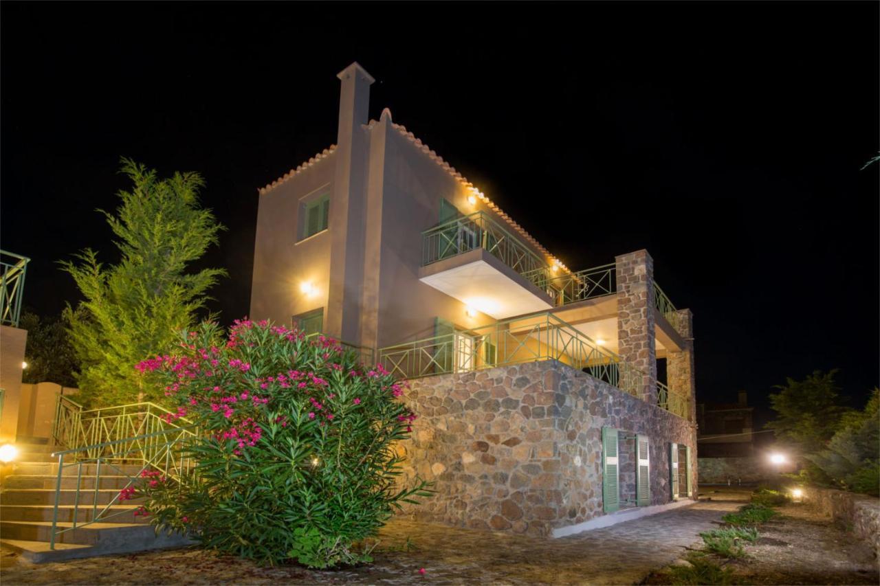 Villa Aegina Colors