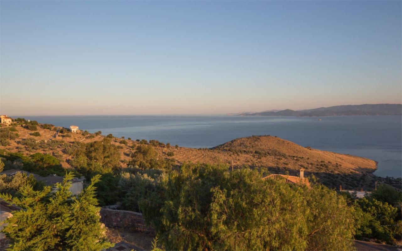 Villa Aegina Colors