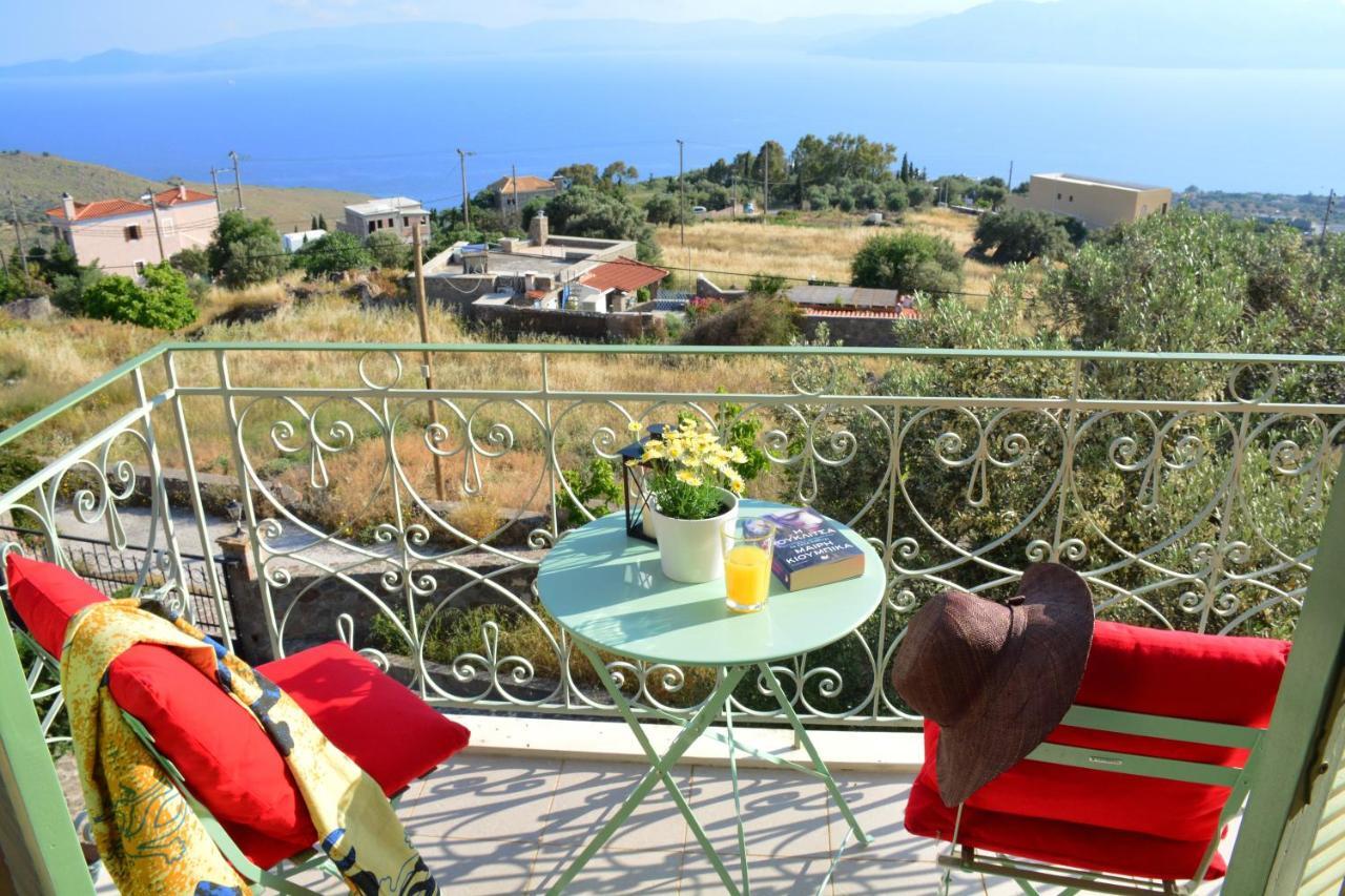 Villa Aegina Colors *