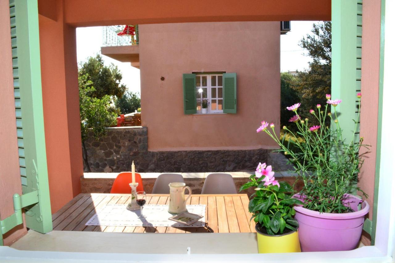 Villa Aegina Colors