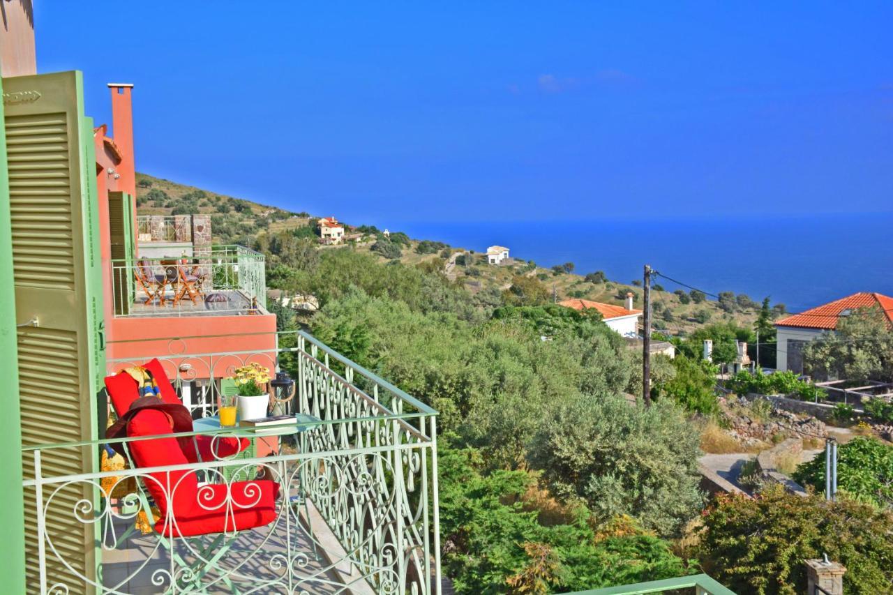 Villa Aegina Colors